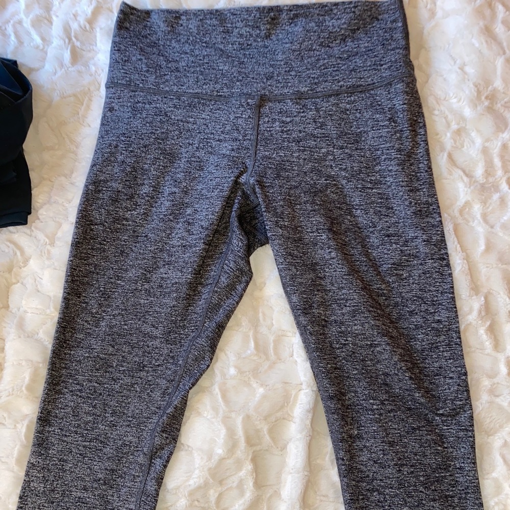 Lulu lemon leggings. Cropped. High waisted.